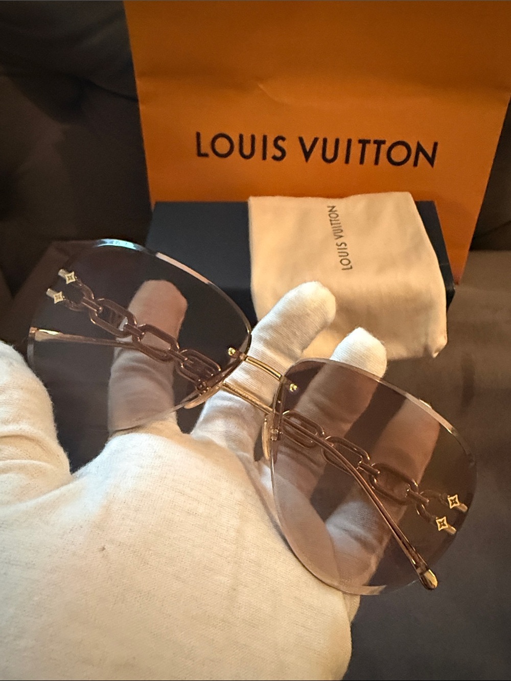 🔥Louis Vuitton 2022 LV Jewel Pilot Sunglasses Z2664U Full Inclusion 🔥 - Picture 9 of 17